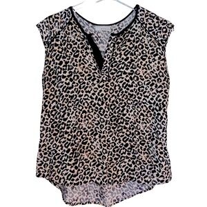 KENAR Animal Print Short Sleeve Top Size Medium.